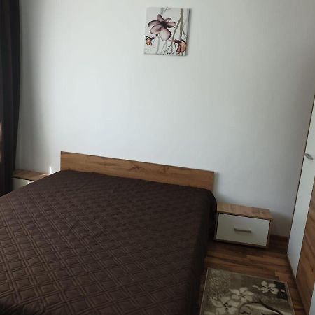Cazare Apartament Cu 2 Camere 内霍瓦 外观 照片