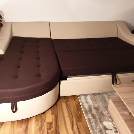 Cazare Apartament Cu 2 Camere 内霍瓦 外观 照片