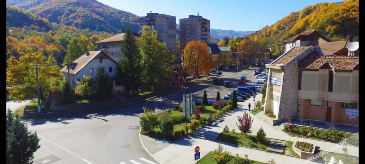 Cazare Apartament Cu 2 Camere 内霍瓦 外观 照片